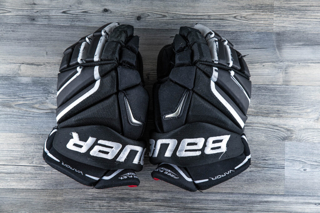 Gloves game-worn gloves, view 1