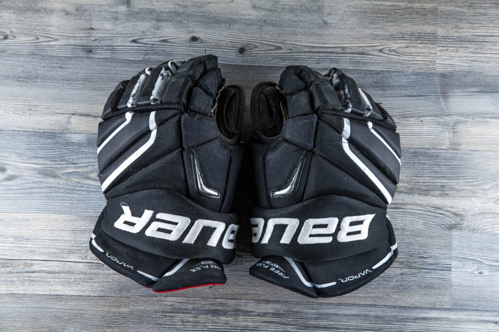 Gloves game-worn gloves, view 1