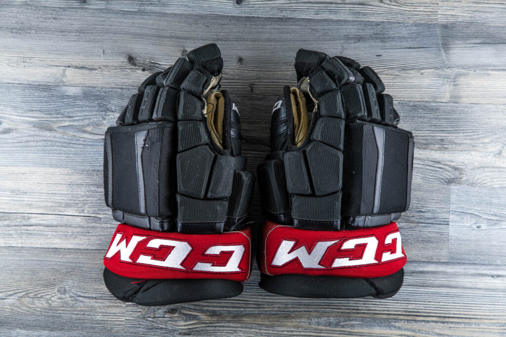 Gloves game-worn gloves, view 1